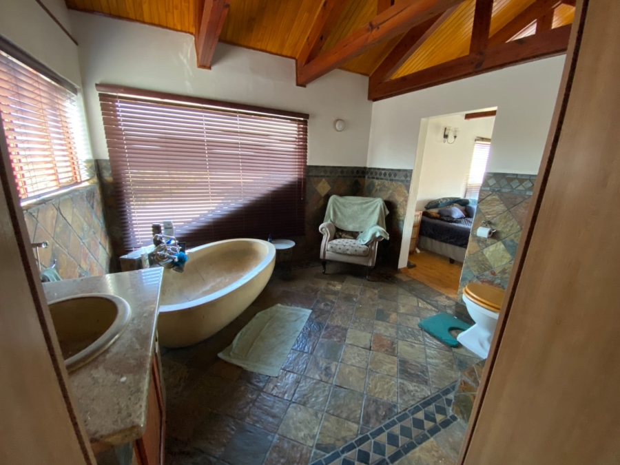 5 Bedroom Property for Sale in Waterkloof A H North West